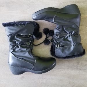 Sporto Faux Fur Boots w/ Pom Pom Lace Up